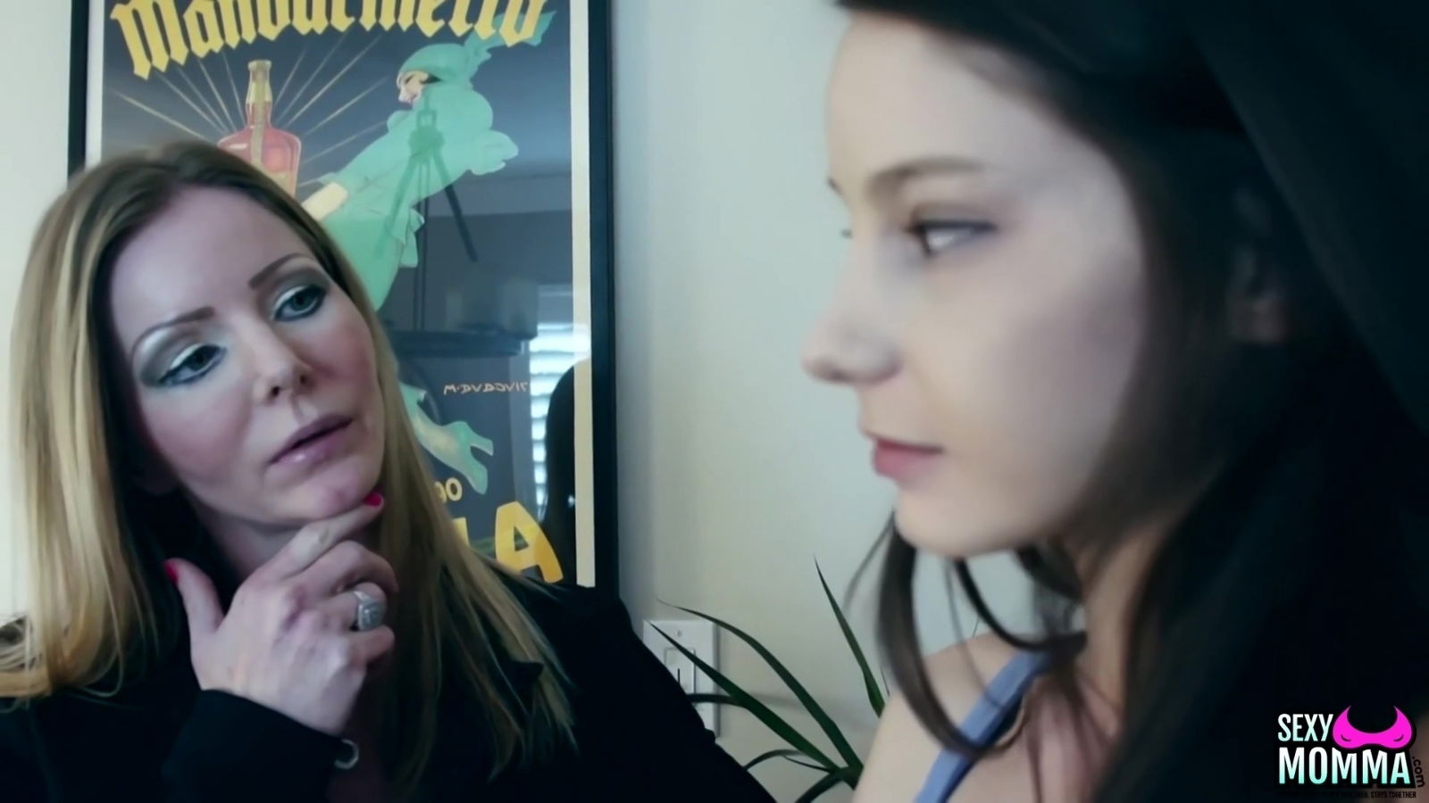 Rilee Marks In Teen Photographer Sucking Pierced Milf Pussy