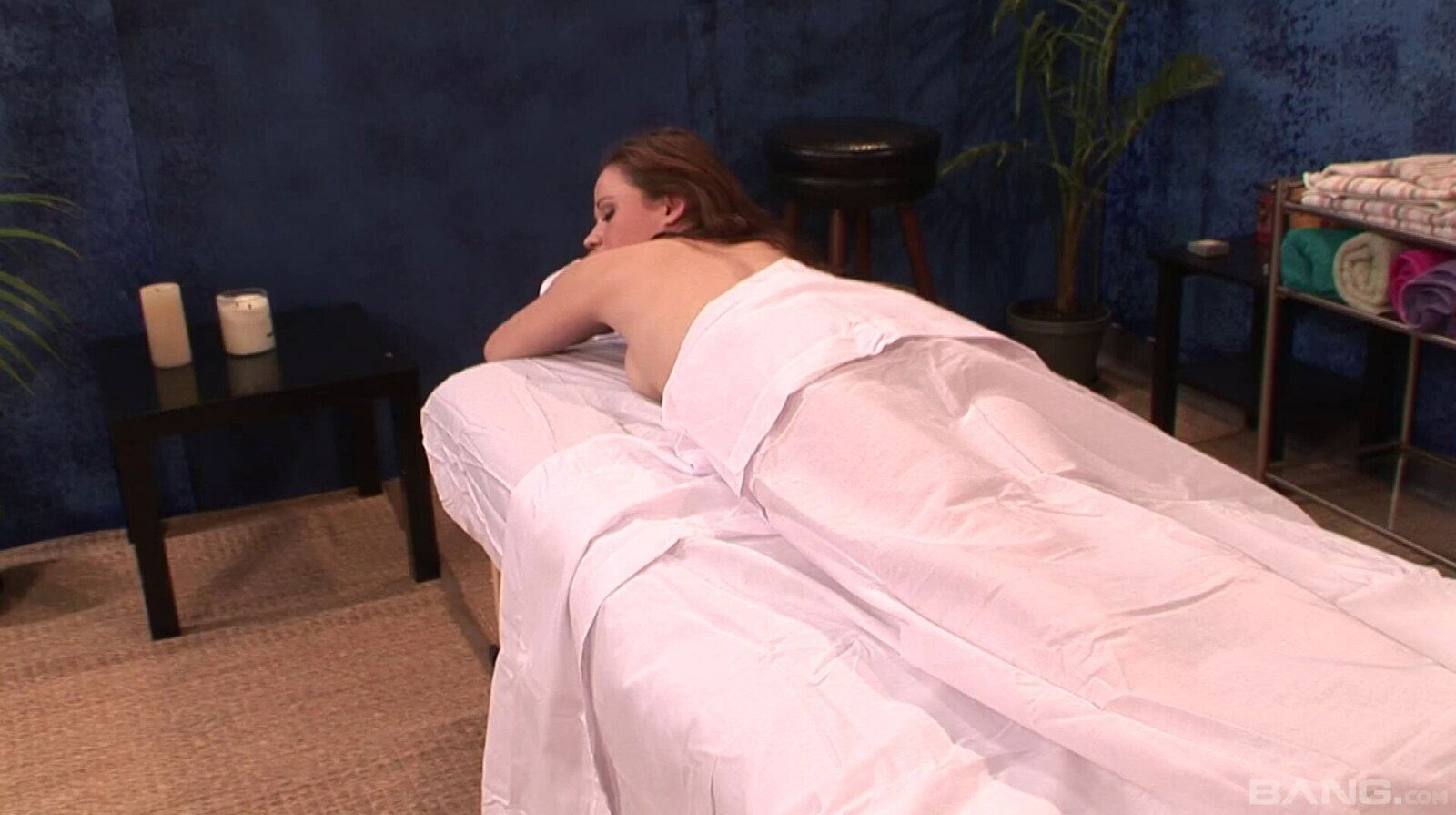 Milf Lesbian Sasha Knox getting fingered while moaning