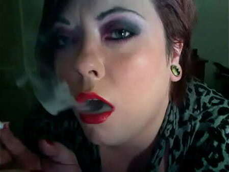 Brit Tina Snua Smoking Filterless Cigarette With Lipstick