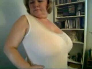 Big Tit Mature Milf Teasing On Cam