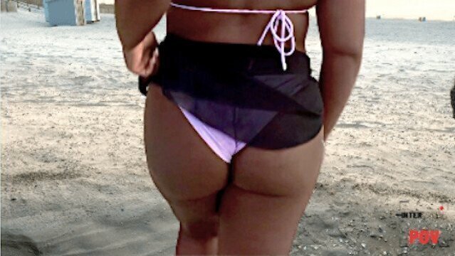 Interracial couple has quick fuck on public beach - HOT