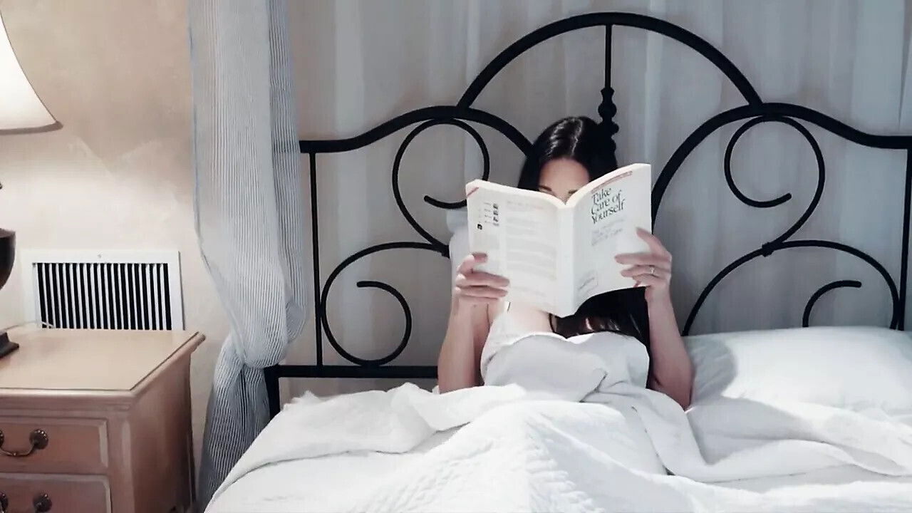 Promiscuous Teen Seduces Stacked Stepmom