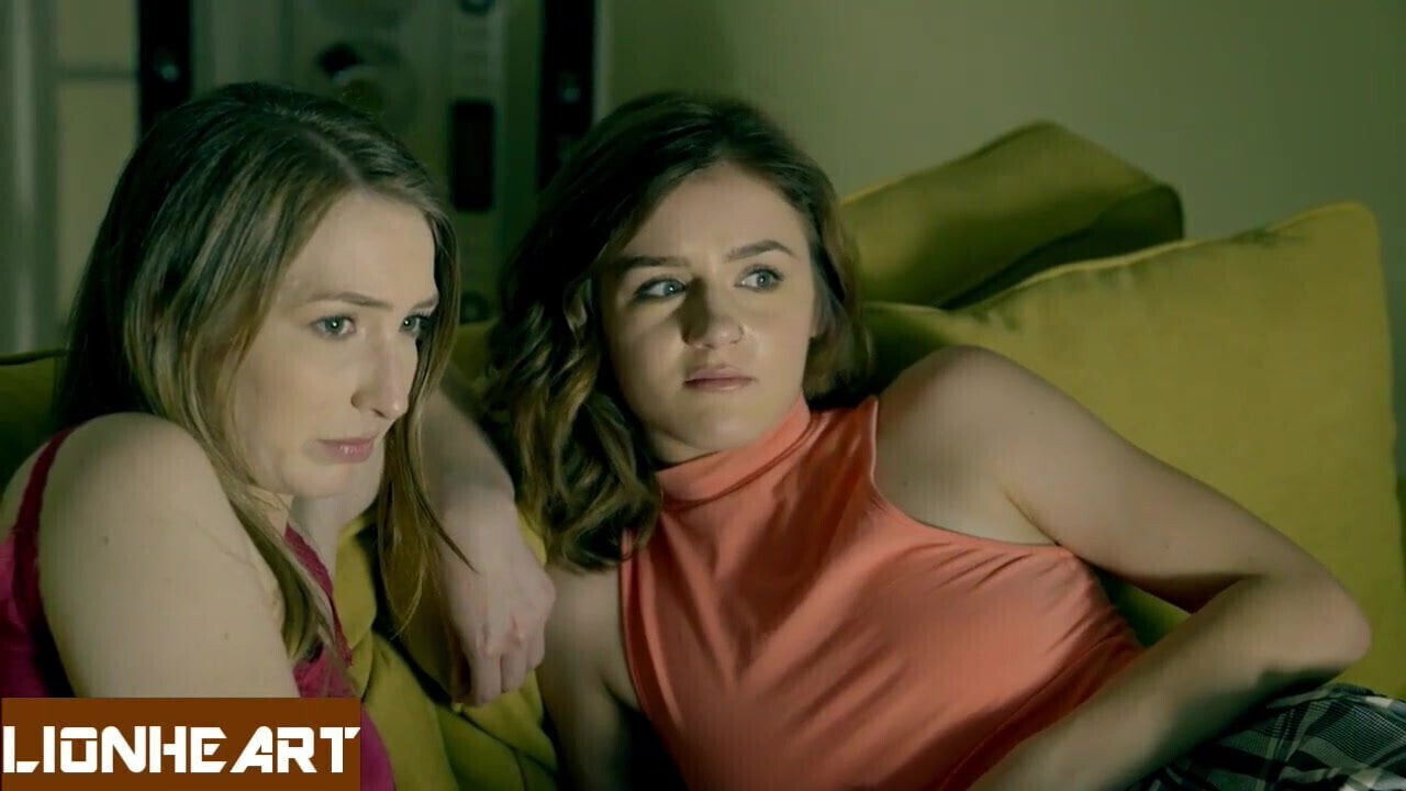 Fucking threesome with stepsis bestie