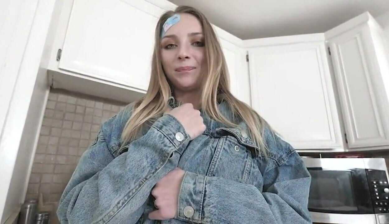 stepsis squirts bro's huge stepmom