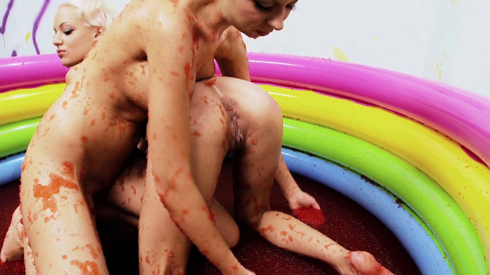 Blondie opens legs wide slutty finger fuck