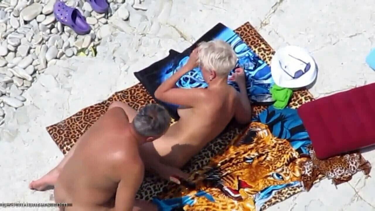 Coit entre nudistes matures