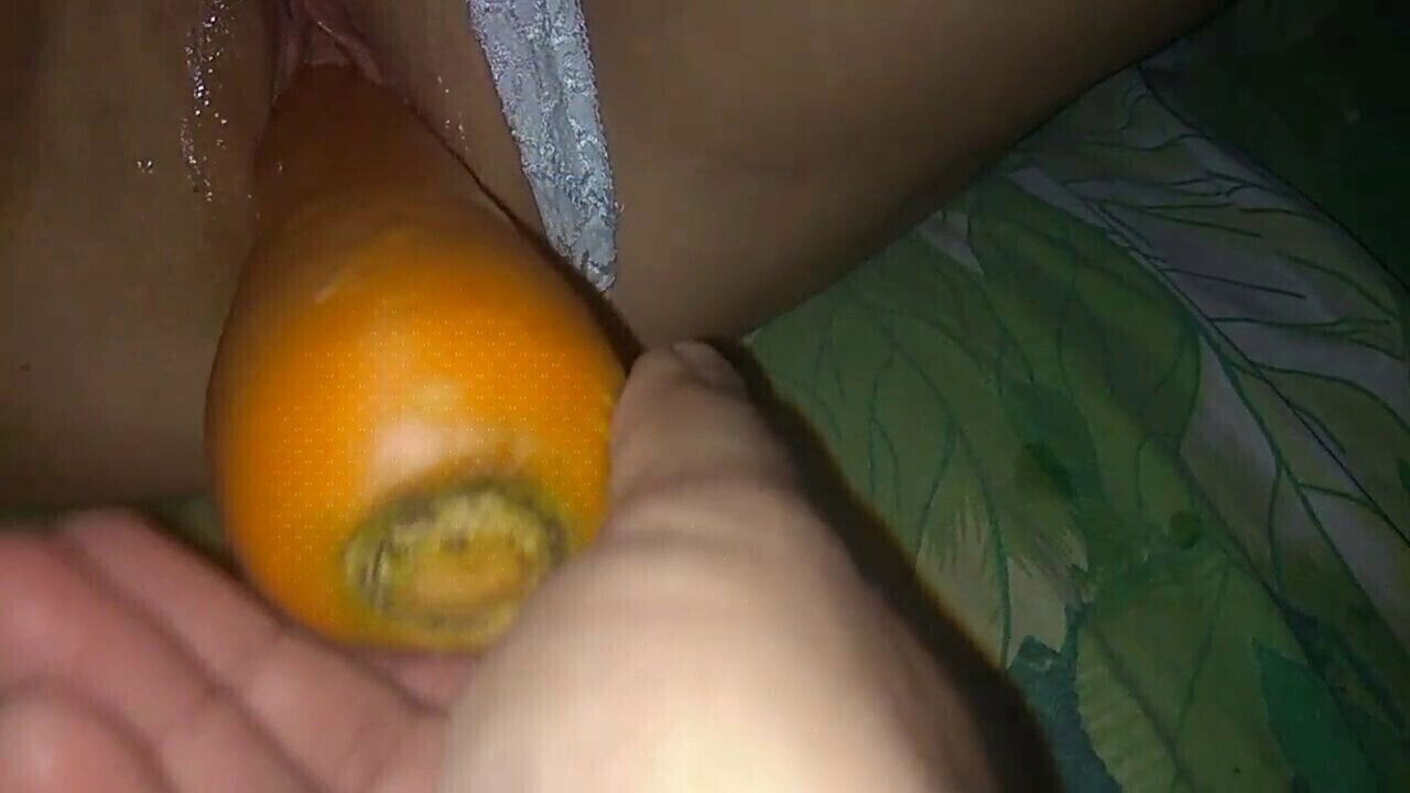 fuck wife with carrot.