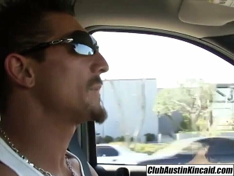 Austin Kincaid single needs dick while home alone