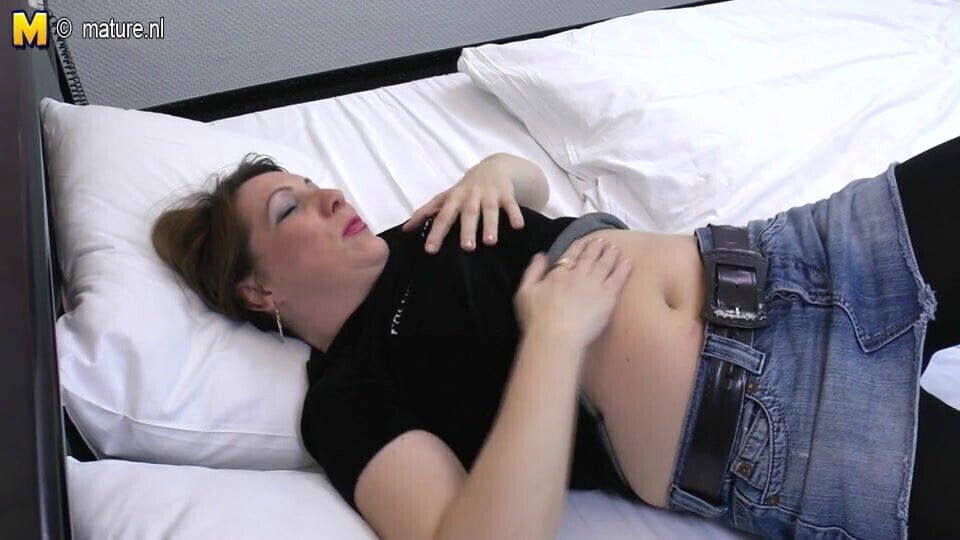 Mature next door needs good fuck