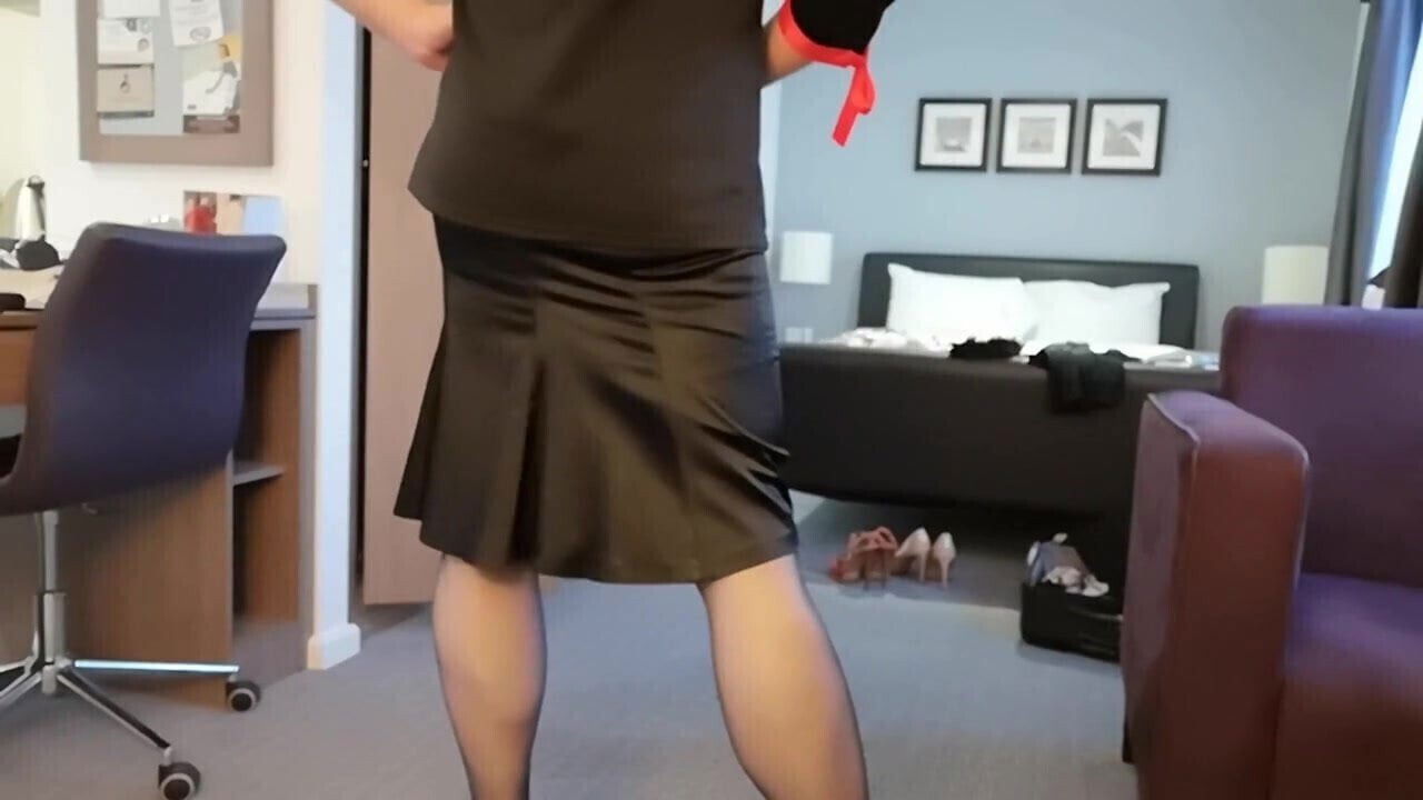 Sarah sexy skirts heels
