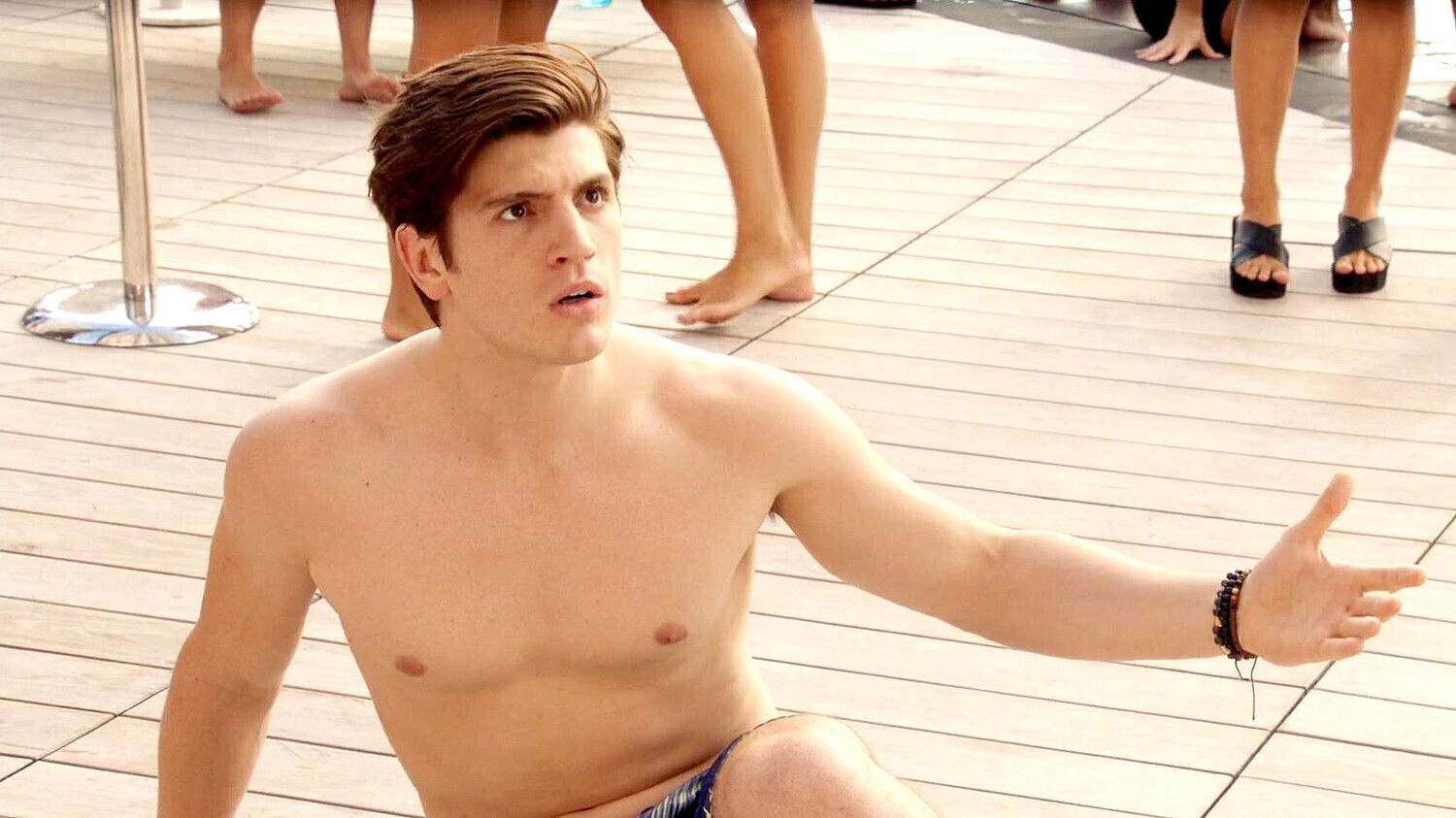 Male celeb Scott Miller shirtless movie scenes