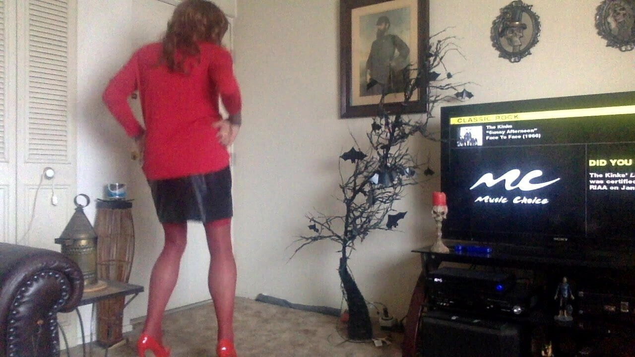 dancing pantyhose fetish fool