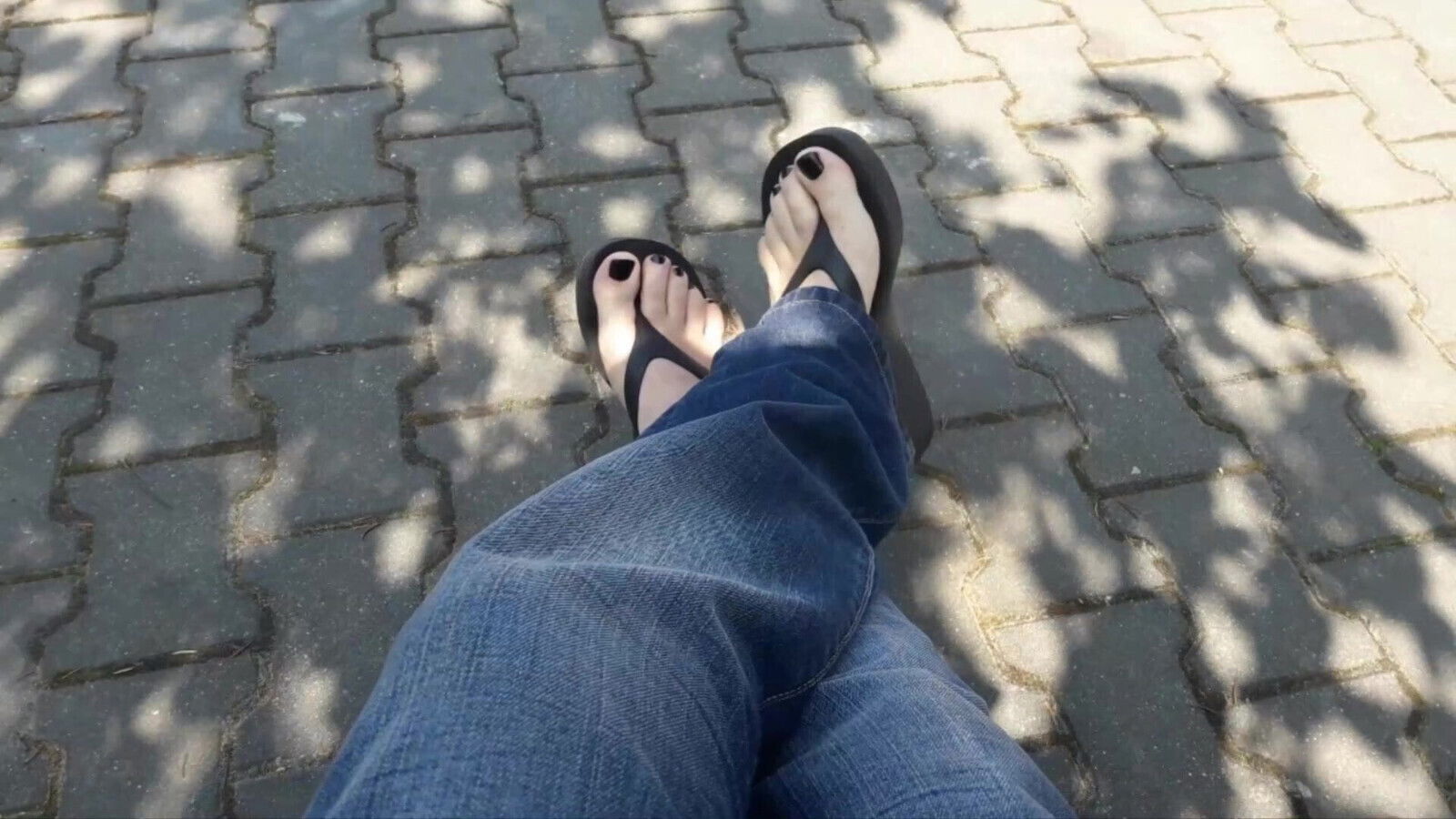 sexy feet stroll