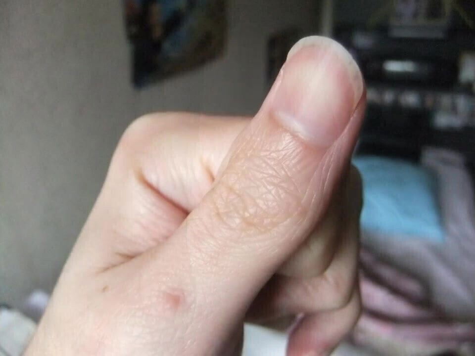 Olivier hands nails fetish pictures from