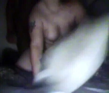 couldn't contain herself Listen screaming)