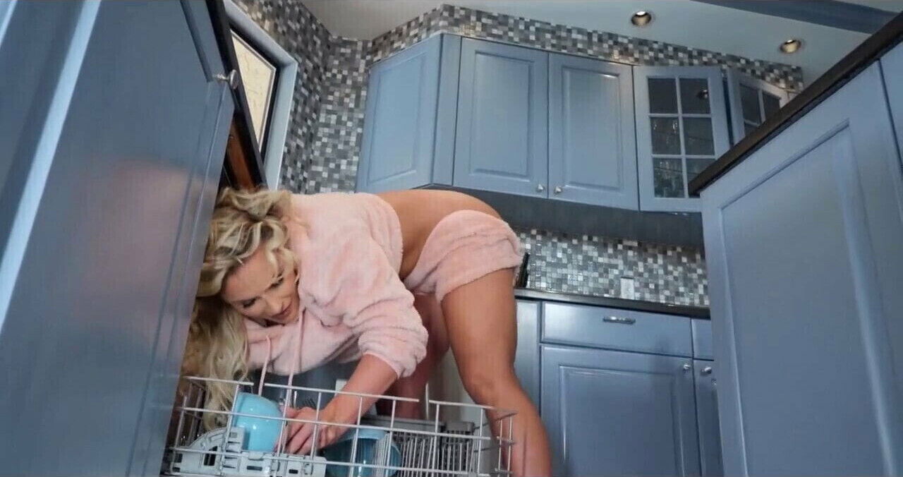 Cheating Wife Analized While Stuck Dishwasher