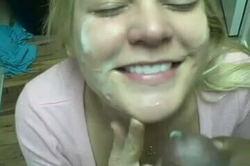 White chick with a big ol booty gets creamed