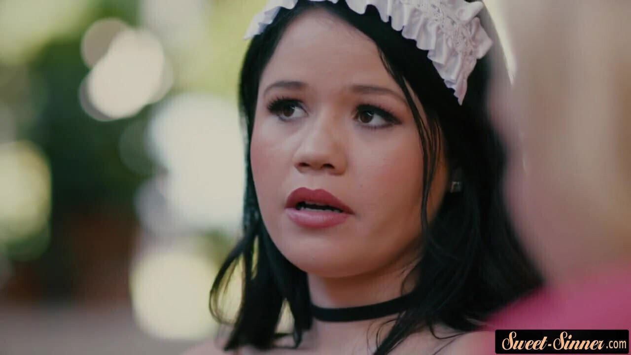 Stepdaughter stepmom banged threeway