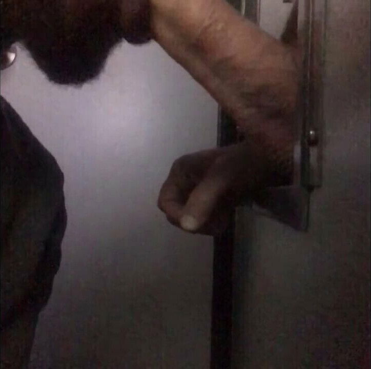 GLORYHOLE PRETTIEST DICK