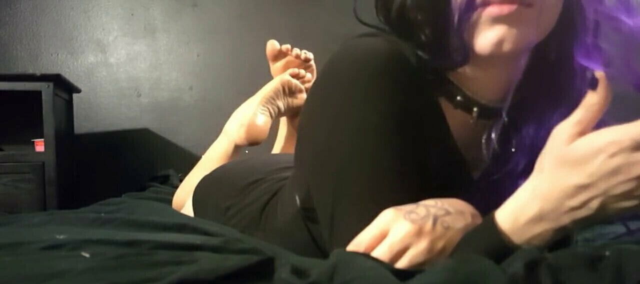 Goth Girl Jupiter Domina's Beautiful Feet