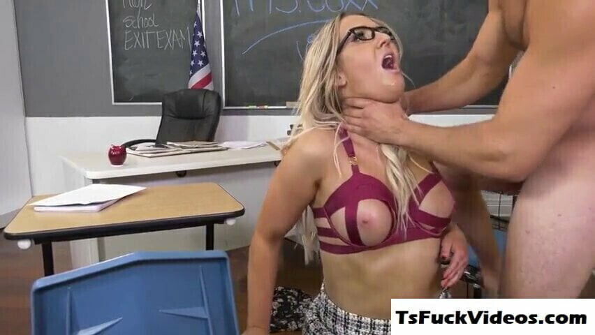huge girl shemale teacher Kayleigh Coxx sucks stude
