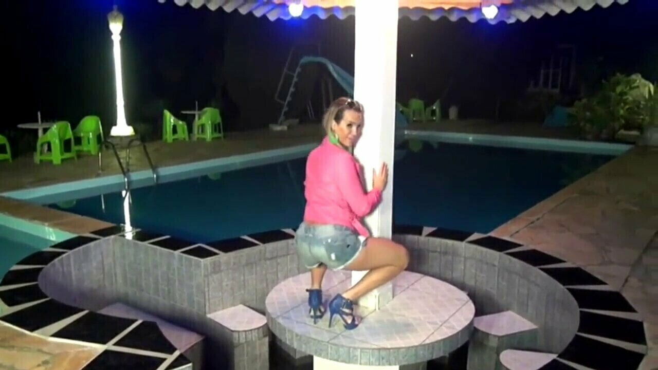 Beautyfull Tgirl Eve11yn fuck whith