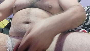 AFEITANDOME LA POLLA Y LOS HUEVOSS