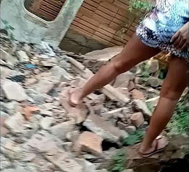 cara acorda irm&atilde_ namorada oferece para chupar grande