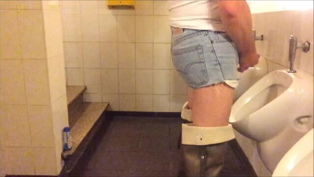 rubclub's restrooms.