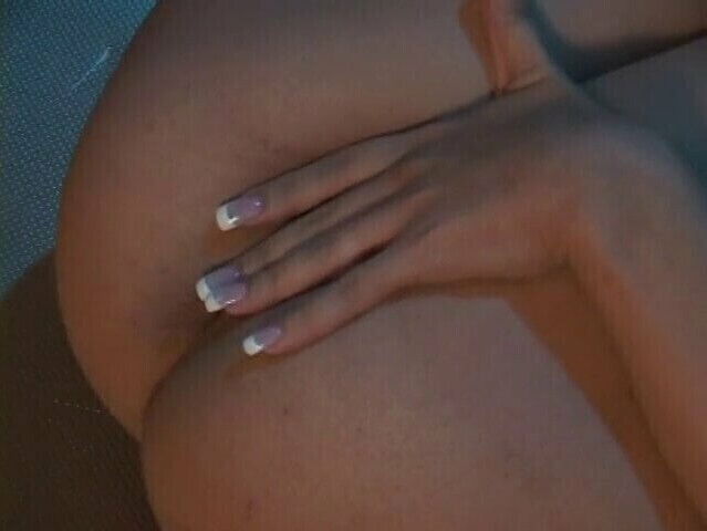 Flexible Asian fairy drives herself orgasm with