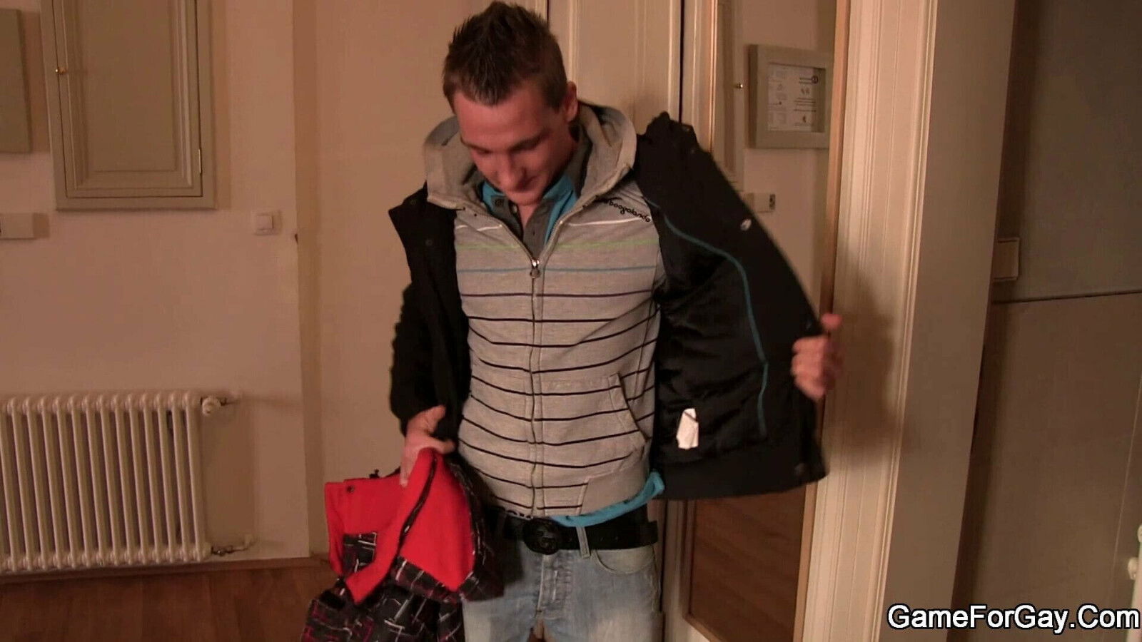 seduces into homosexual fuck