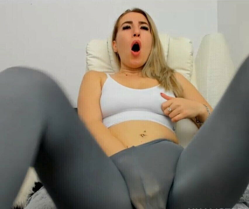 Rubbing Pussy Leggings