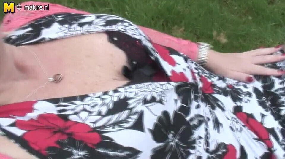 British granny playing with old cunt in the garden