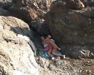 Anal sex on the beach for a french amateur couple