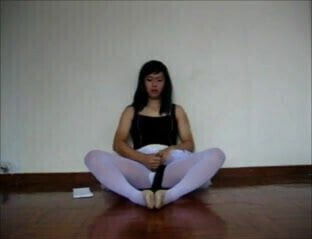 Asian trap in ballerina outfit jaerks and cums