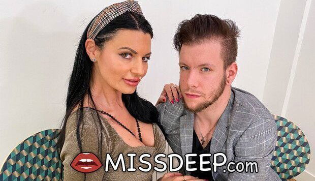 Fuckboy convinces MILF from France fuck: KINSI MISSDEEP