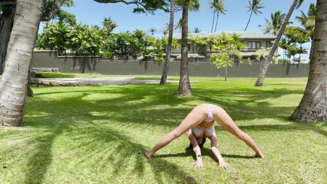 Tropical Yoga Session Outdoor Park yoga with grey