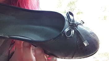 Vends-ta-culotte MILF Fran&ccedil_aise Fetichisme Pieds Exterieur