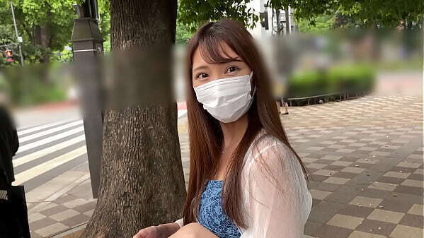 ハメ撮り　人気レースクイーンとのハメ撮り。乳首ビンビンスレンダー美女。乳首が感じやすい美人スレンダーは乳首を責められてオーガズム。騎乗位で絶頂。