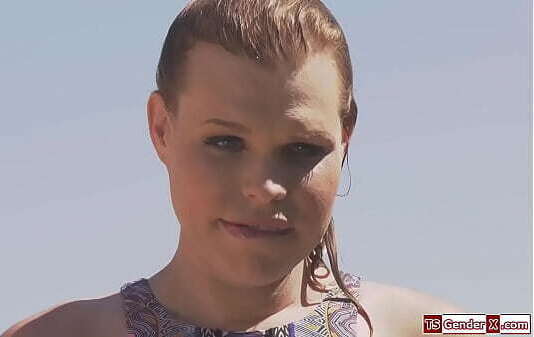 Teacher barebacks trans Cassie Woods outdoor