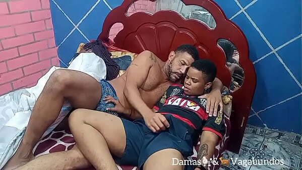 comeu primo Nicoli Fox.