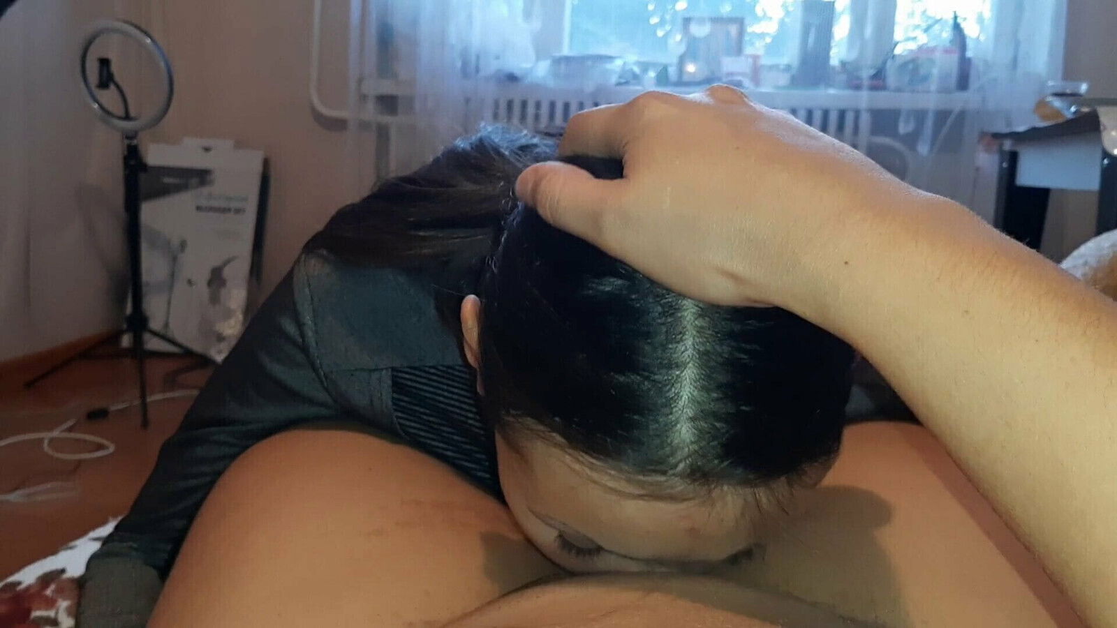 housekeeper washed floor, girl cunnilingus