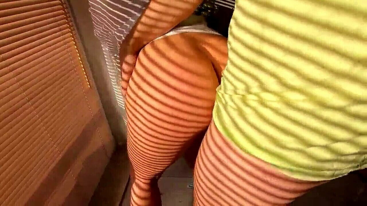 VONZO COLLEGE FRIEND SEGITSEN NEKEM JOTTEK