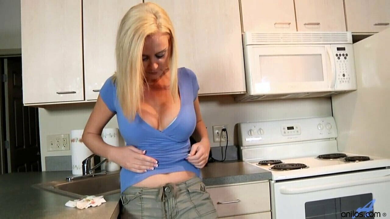 Perfect MILF Camryn Cross Part