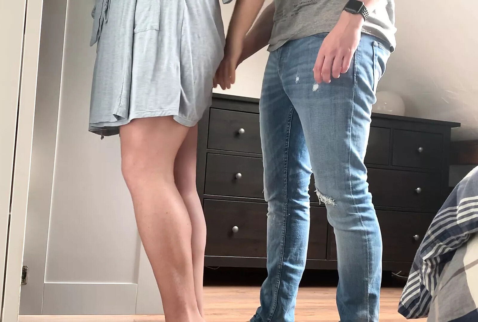 Fucked innocent girlfriend while getting dressed