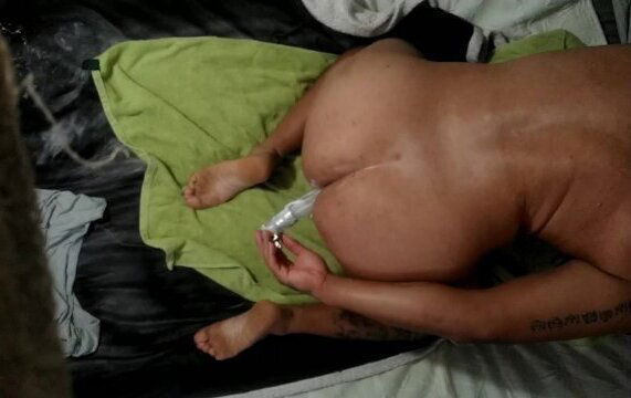 Sexy jacking with lotion shoots nasty load