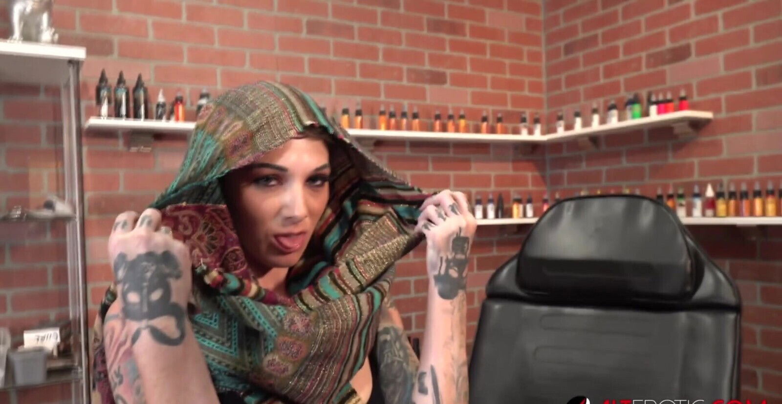 Sully Savage gets face tattoo