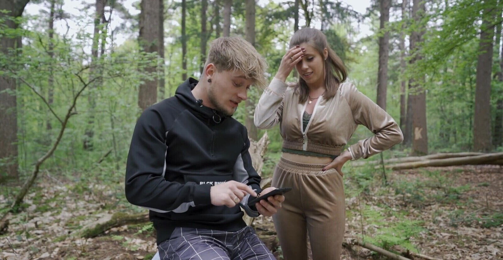 Strong outdoor fuck during kinky camping trip