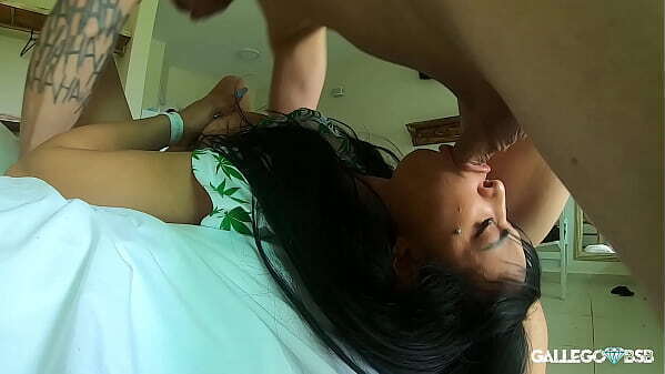 Afoguei putinha at&eacute_ vomitar botei rebolar raba gigante Pocahontas Oficial