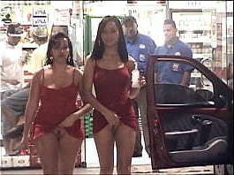 Abany Ferrari Sandy Cortez Exibindo Ruas Litoral